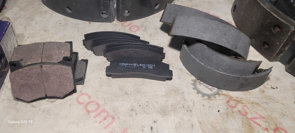 Колодка перед зад  ЗИЛ-131 УАЗ Волга ВАЗ 2123 2108 МОСКВИЧ