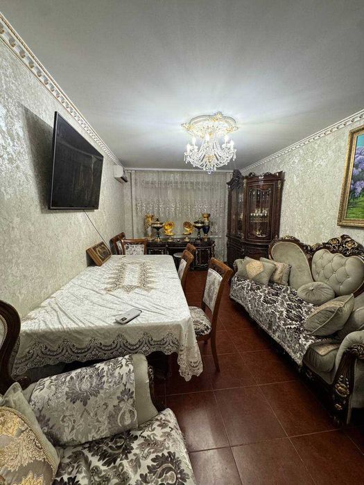 Продаж 3-кімнатної квартири по вул. Сумгаїтській, (район Епіцентру)