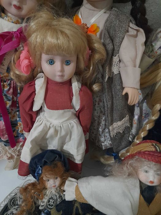 10 Bonecas de Porcelana antigas.