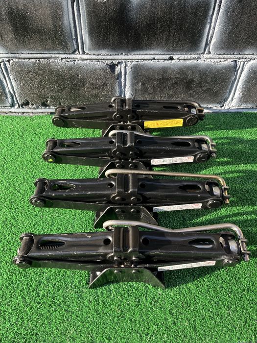 Домкрат Пежо Ситроен Пежо 3008 5008 308 407 Ситроен С1 С3 С4 Берлинго