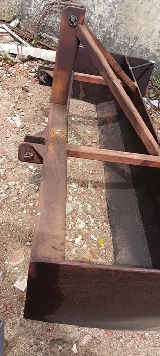 Pá niveladora fixa