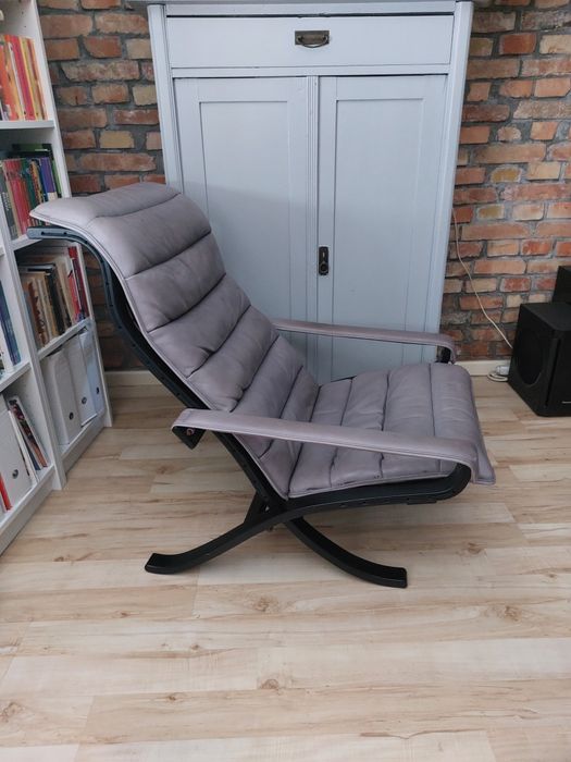 fotel proj. Ingemar Relling dla Westnofa Forniture Norwegia model Flex drewniany naturalna skóra sygnowany