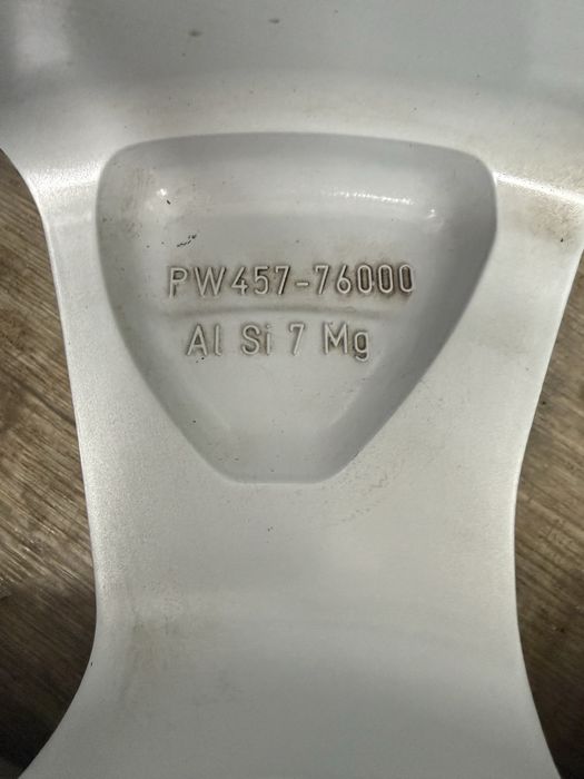 Продам диски Лексус