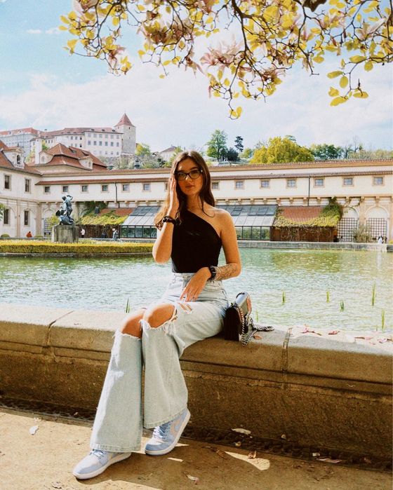 Широкі рвані джинси Bershka Wide Leg (Розмір EUR 36)