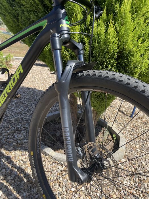 Bicicleta BTT Merida Big Nine roda 29 em Corbono.