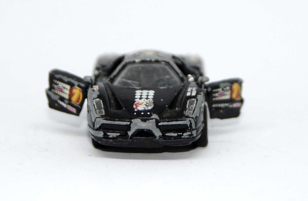 Model Resorak Auto Jak Ferrari Enzo 1:64 die-cast