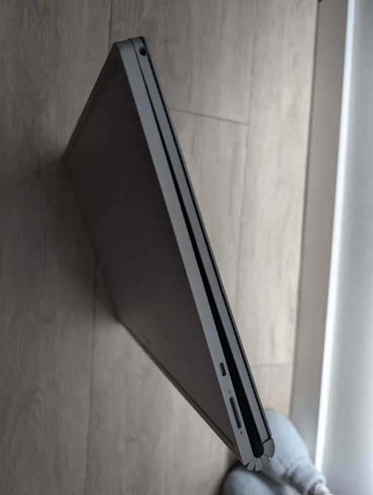 Microsoft Surface Book 2 15 i7-8650u 16/256 GTX 1060 6GB 3K нюанс