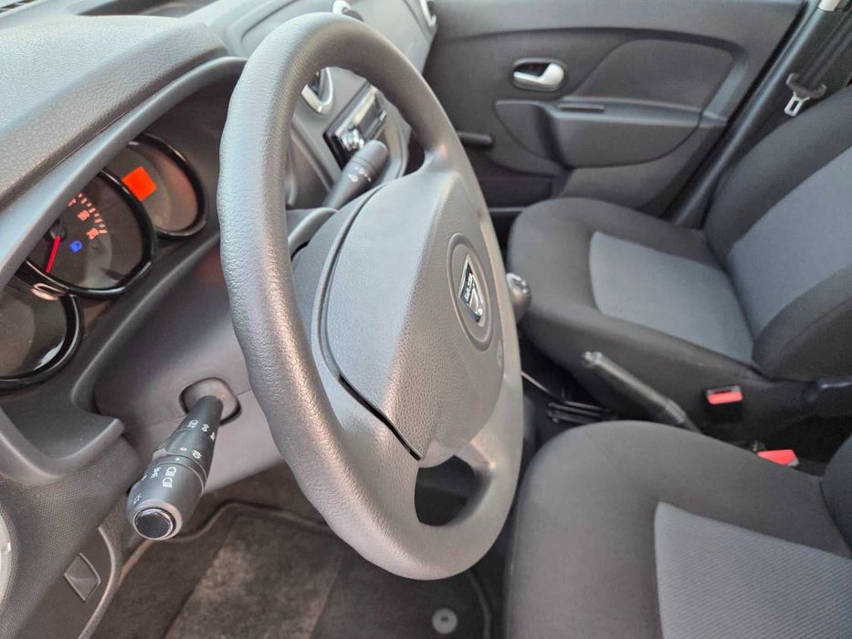 В ідеальному стані Dacia Logan 2015. Не битий, не фарбований