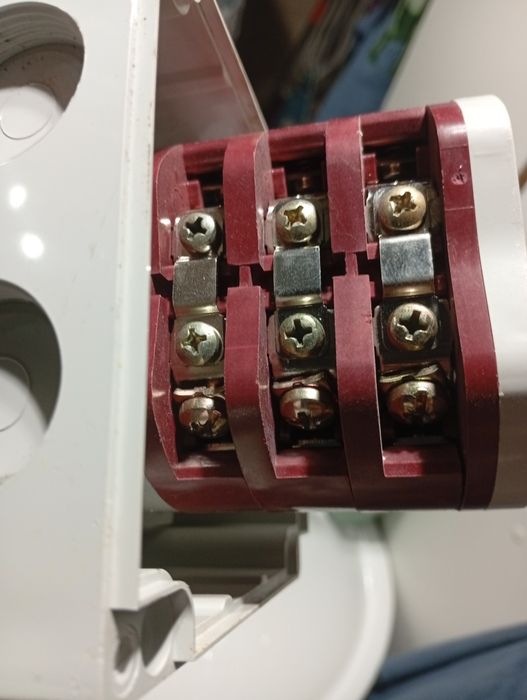 Włącznik krzyżowy