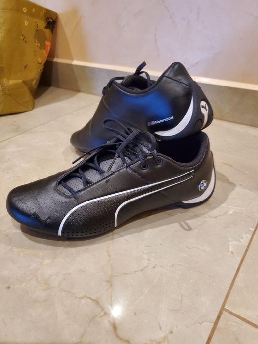 продам кросівкі 650гр