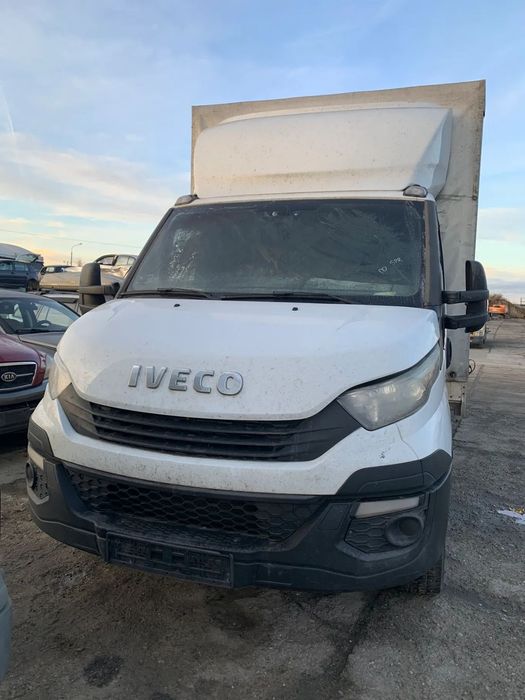 IVECO DAILY 2017 *SAMOCHÓD NA CZĘŚCI* 3327  MASKA, LAMPA, DRZWI, LUSTERKO, ZDERZAK, GRILL, BŁOTNIK, KLAPA, BELKA, DESKA, FOTELE, KANAPA, ĆWIARTKA, KIEROWNICA, TARCZE, ZACISKI, ZAWIESZENIE, KOMPLETNY PRZÓD, KOMPLETNY TYŁ, LICZNIK, ZEGARY, PRAWE LEWE PRZÓD