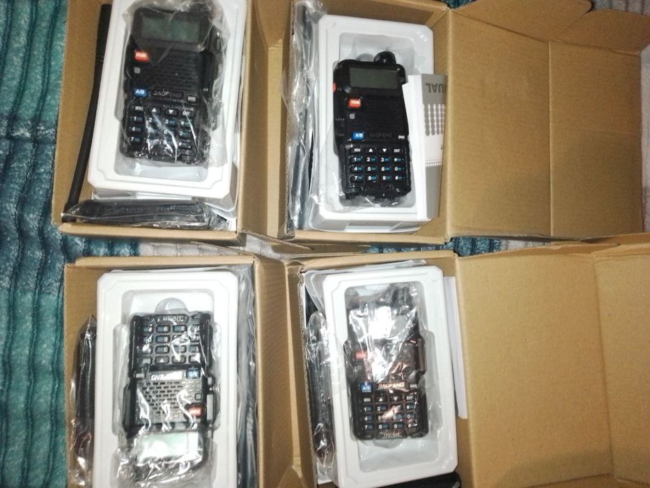 Рація Baofeng UV-5R до 7км, з гарнітурою (8 Вт, 1800 мАг)