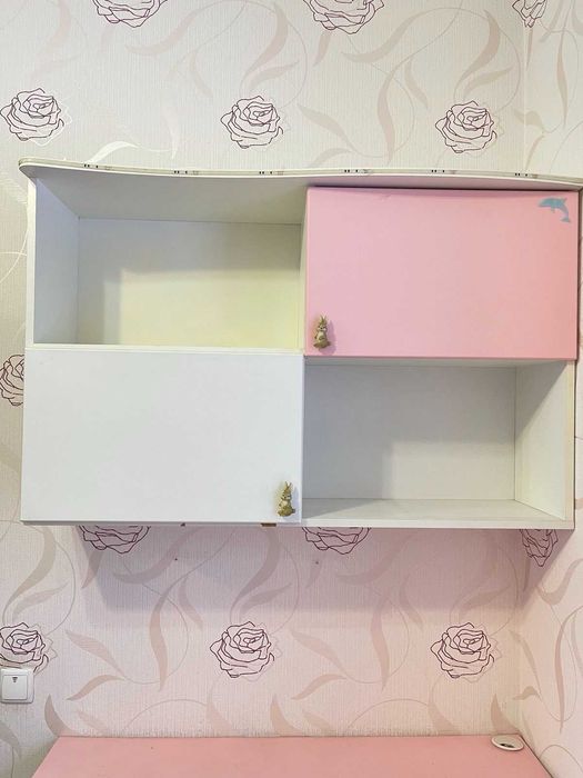 Стол, шкаф, полка