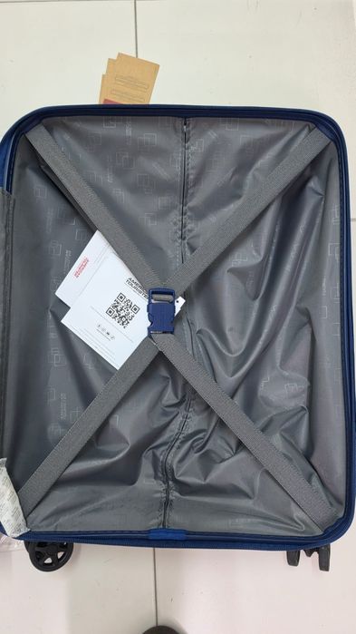 Mala nova e necessaire em ótimo estado