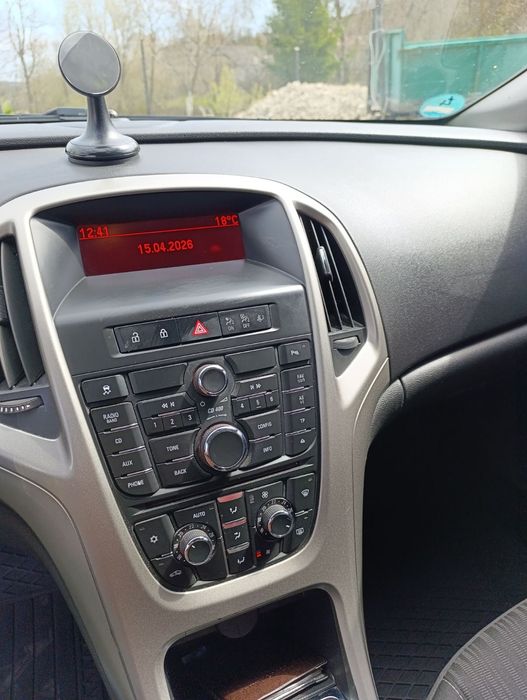 Продам авто 2012 Опель Астра