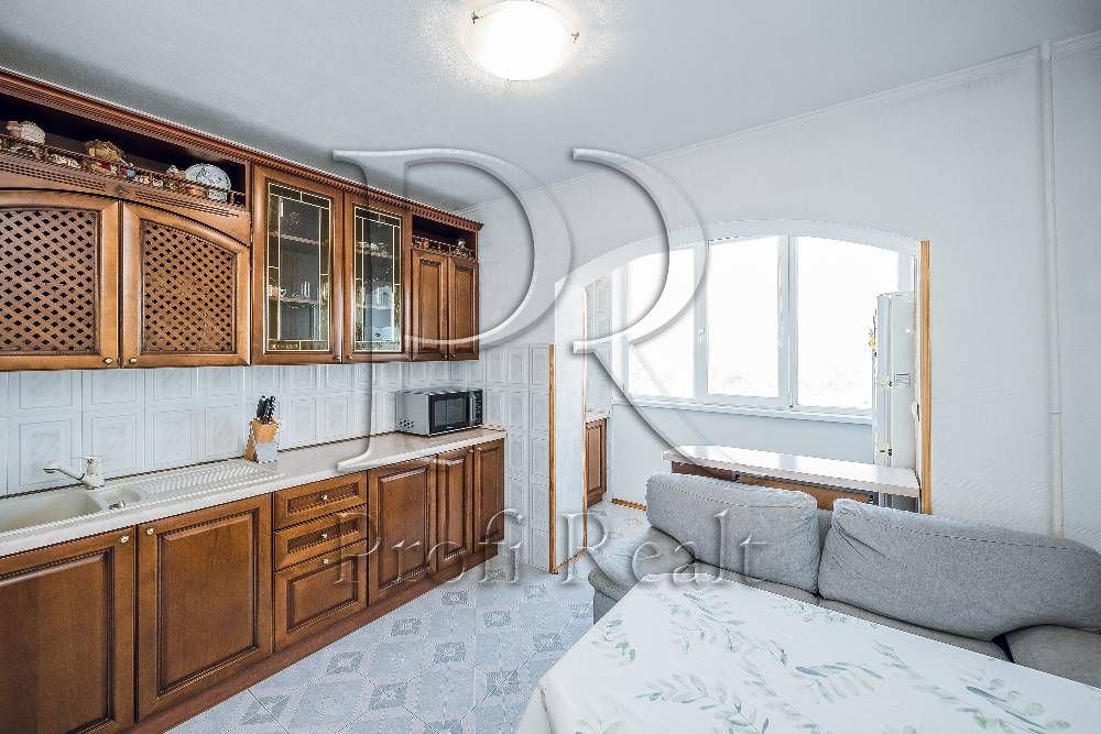 Продаж 3 кімн. квартири вул. Рональда Рейгана, 26 (Теодора Драйзера)