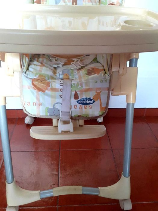 Cadeira de alimentação criança
