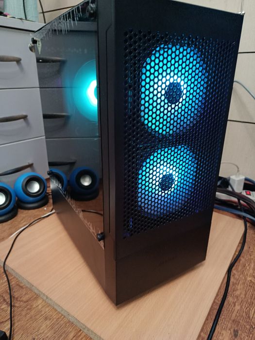 Комп'ютер на Ryzen 7 2700x. 32 gb DDR4. RX- 6600