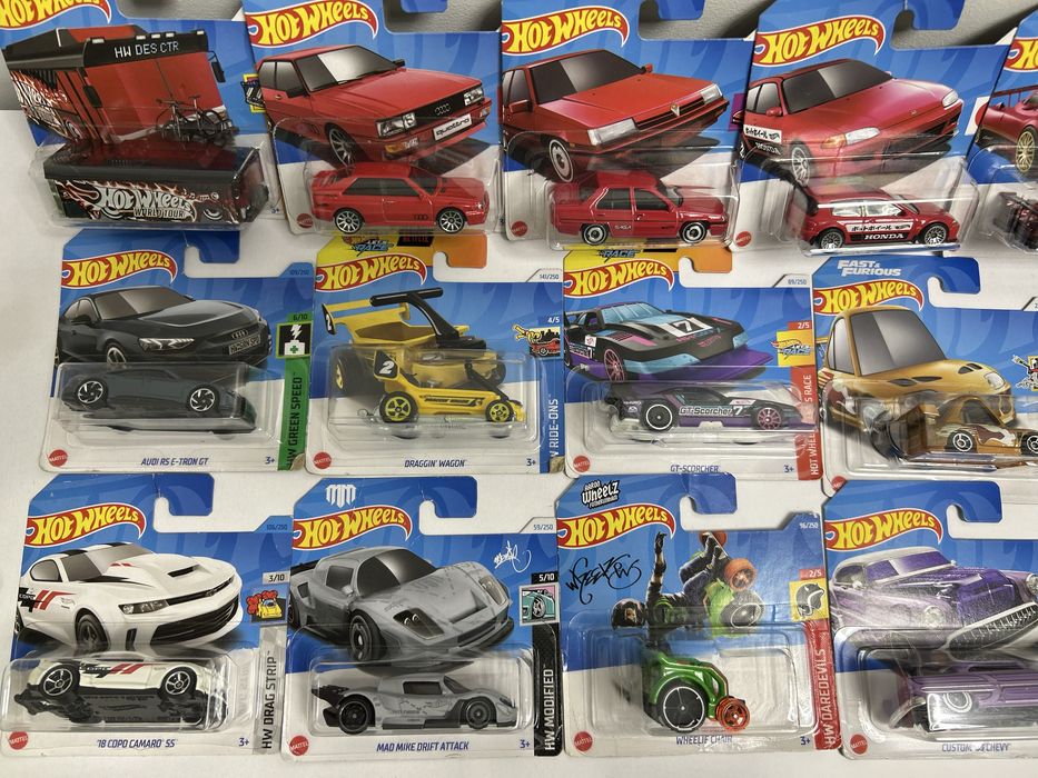 продаю Hotwheels пишите в лс