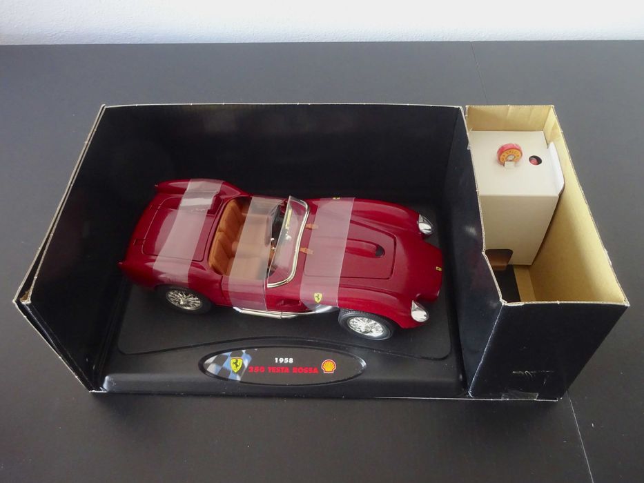 1:18 Maisto Ferrari 250 Testa Rossa