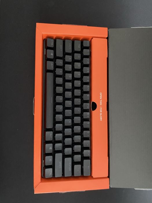 SteelSeries Apex Pro Mini – uszkodzony klawisz „S”, bez kabla USB-C