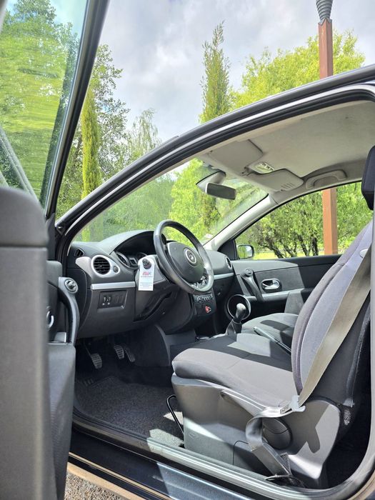 Vendo Renault Clio III Imaculado