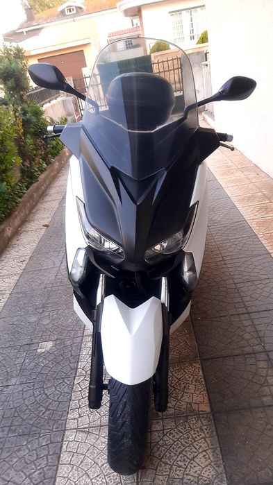 Yamaha X-Max 125cc.