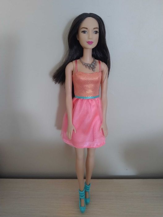 Barbie czarująca azjatka 2015 r.
