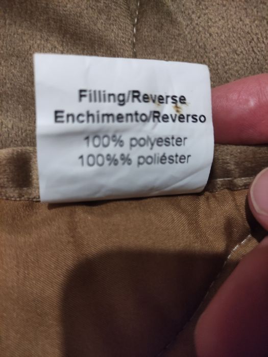 Colcha como nova ( 2,50 x 2,70 )  +   2 almofdas ( cama casal )