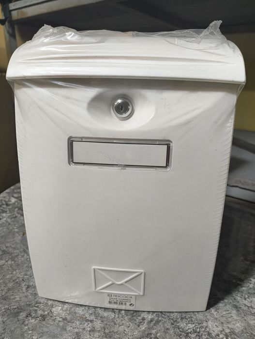 Caixa de correio Nova branca 

Caixa de Correio Vertical Mod 26 da mar