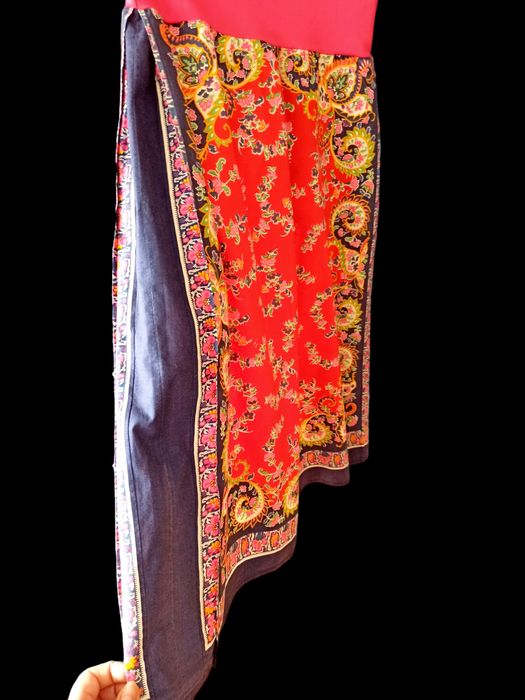 Sukienka folk etno odcięta pod biustem w kolano