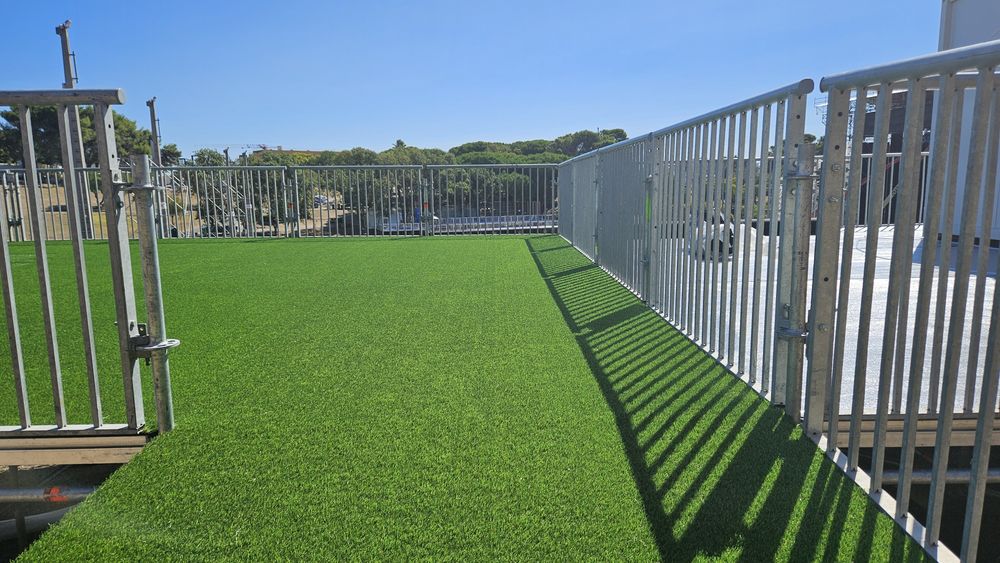 Fazemos todos tipos de jardim,pergolas espaço lazer
