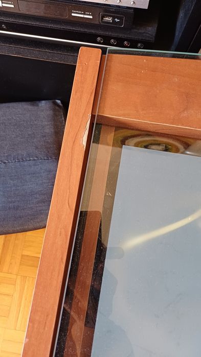 Mesa apoio em cerejeira com tampo removível em vidro