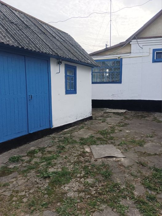 Будинок біля річки