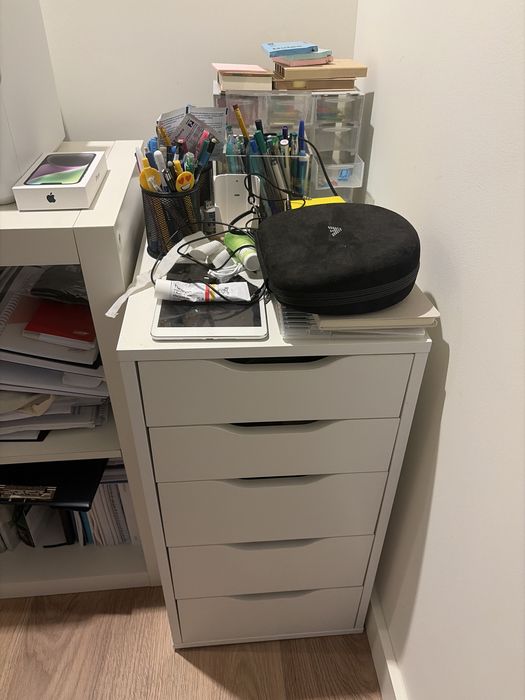 Móvel de Escritório com gavetas IKEA