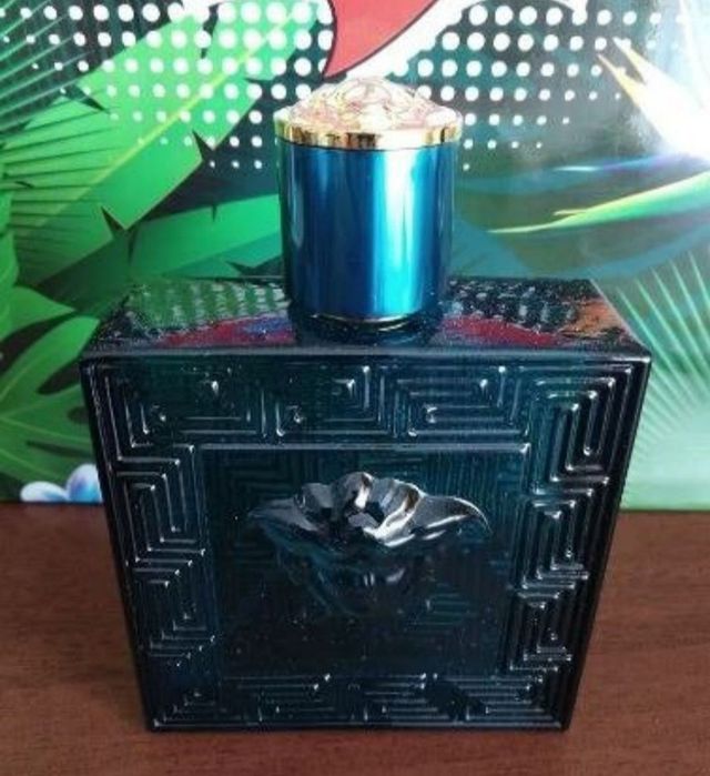 Чоловічий подарунок Versace Eros.
