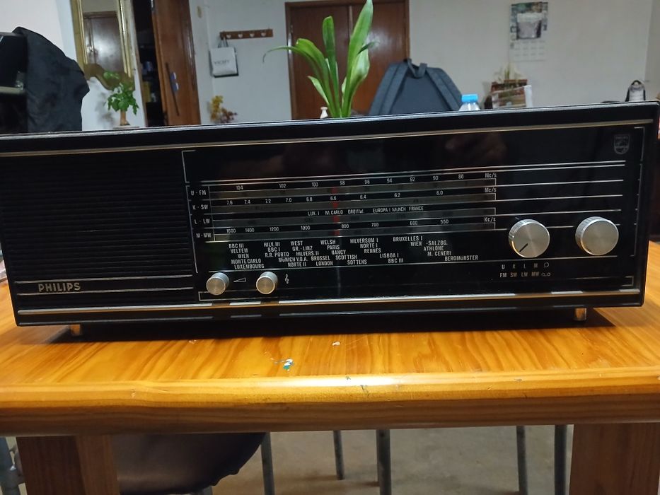 Radio antigo Philips