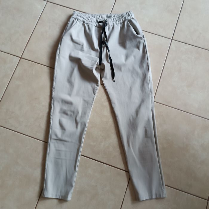 Damskie wygodne materiałowe spodnie