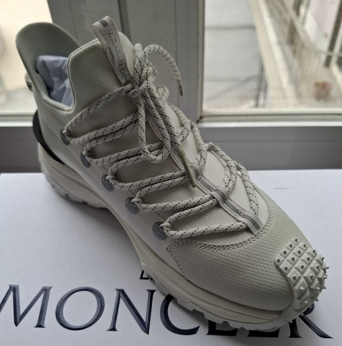 Sneakers novos brancos Moncler 40 - SALDO