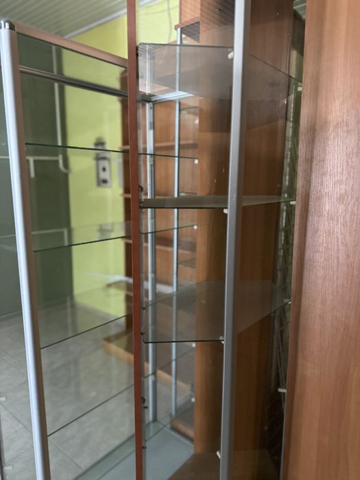 Продам полки та тумби