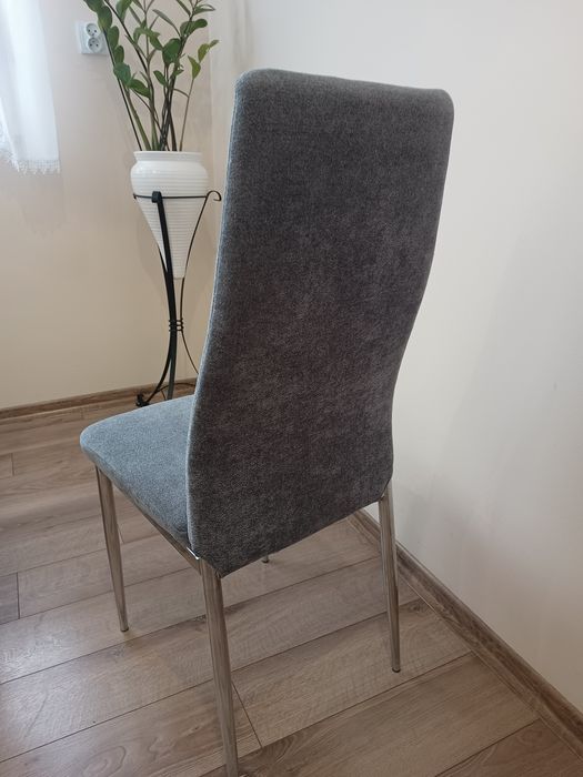 Sprzedam stół z krzesłami