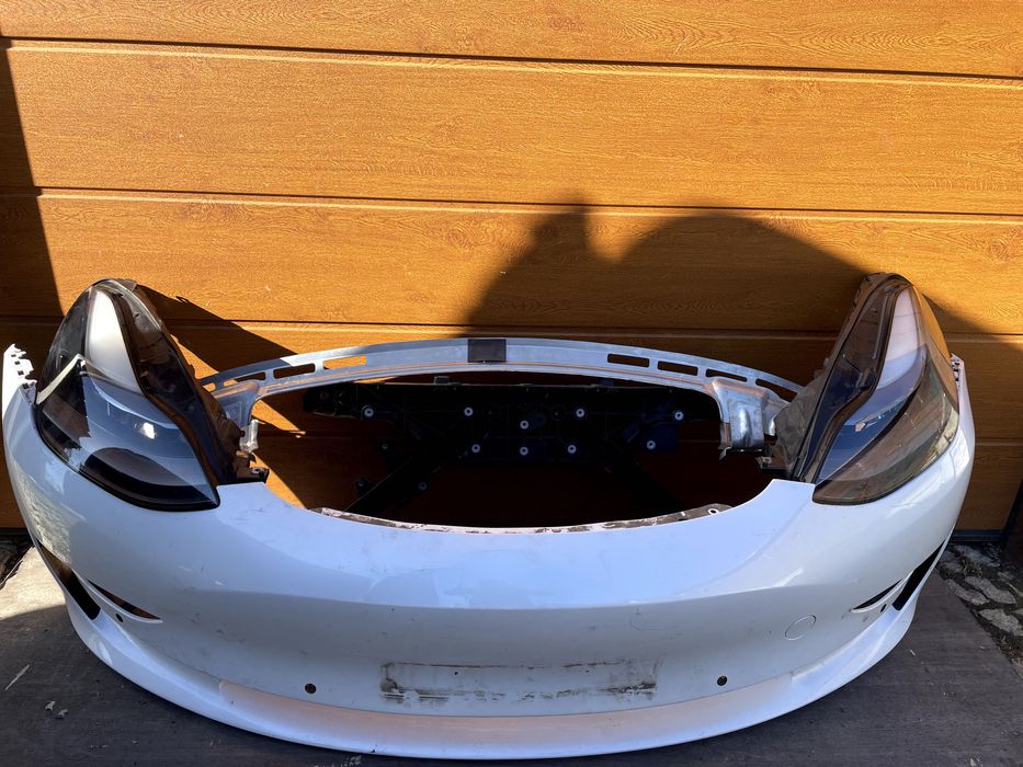Tesla Y przód pas wzmocnienie belka lampa zderzak