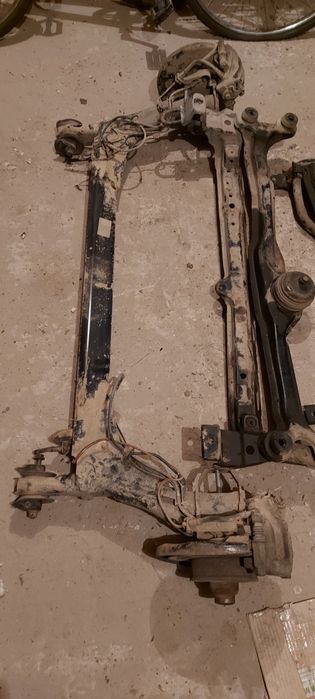 Пассат б4 б3 б5 Балка задняя моторная подрамнік