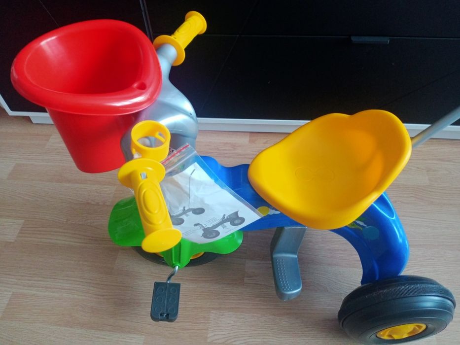 Okazja nowy Rowerek/ rower trójkołowy z rączką i pedałami