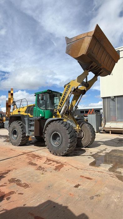 Ładowarka kołowa Liebherr L 566 niski przebieg 2014 r