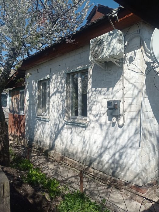 Окремо розташований будинок. 5сот. землі, є-ВІДНОВЛЕННЯ .