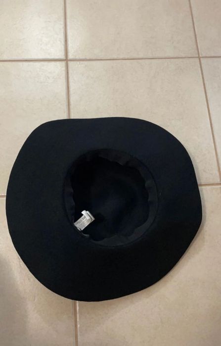 Chapéu  - Marca Bershka