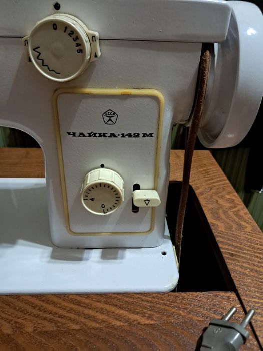 Швейна машинка "Чайка" 142М