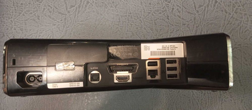 Срочно! Игровая приставка Xbox 360 S CONSOLE