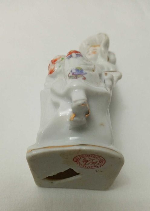 Продам статуэтку Дама